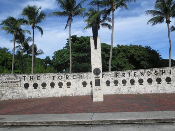 Dieses Denkmal steht im vorderen Bereich der Bayside 