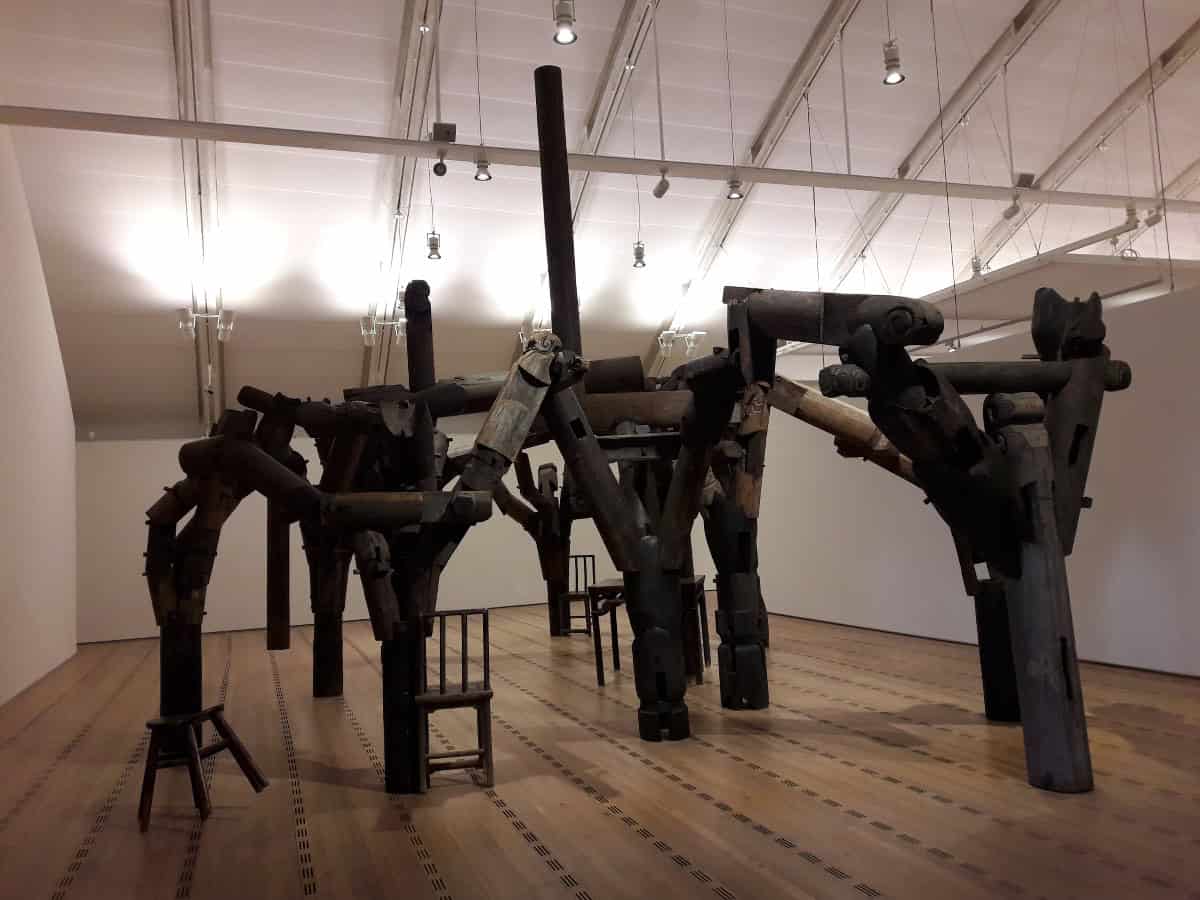 Schweiz - Rundreise - Bern und Interlaken mit SkyWork Airlines -