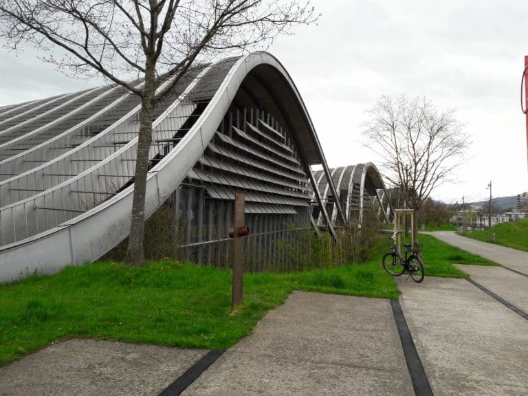 Schweiz - Rundreise - Bern und Interlaken mit SkyWork Airlines -