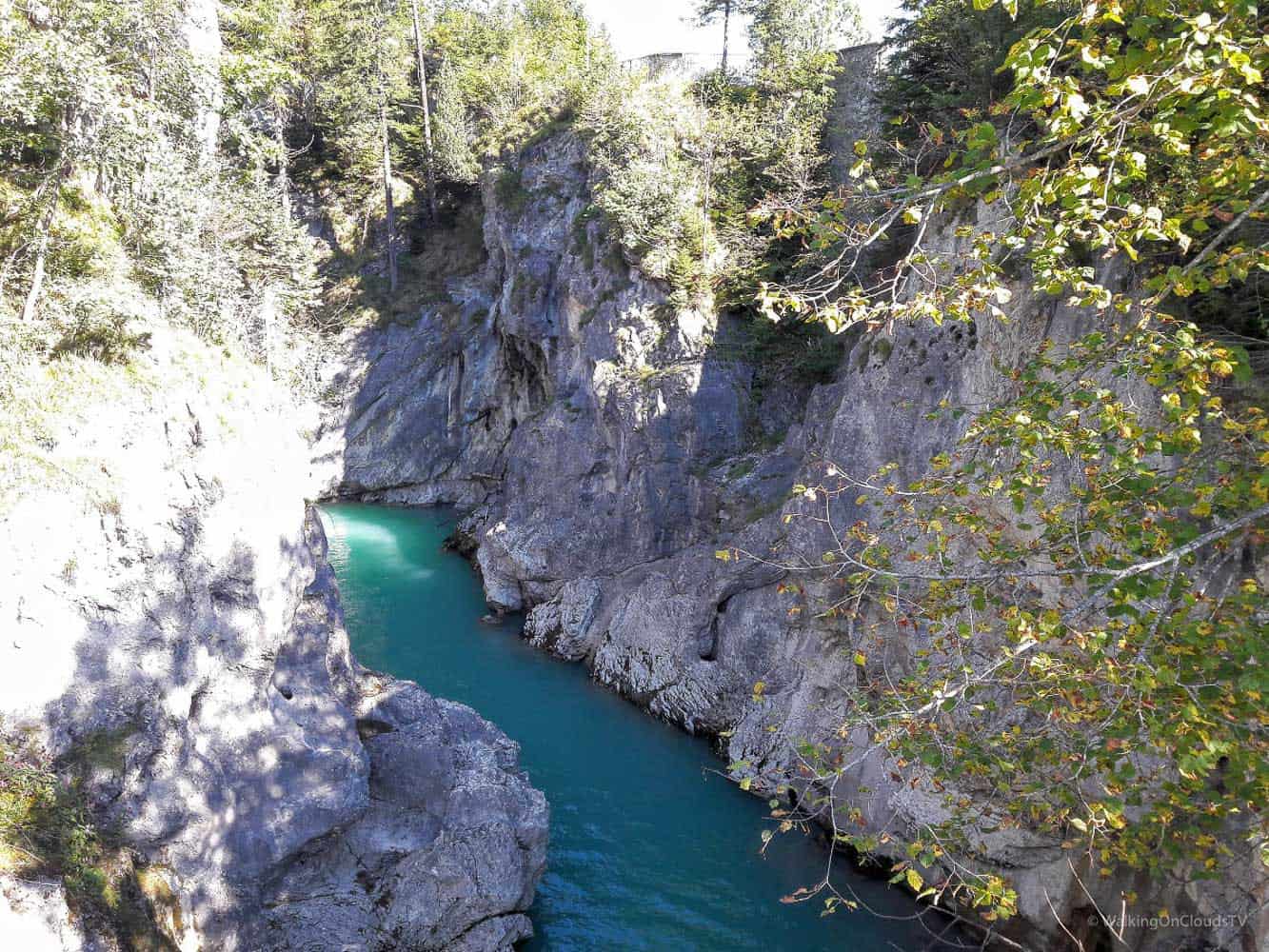 Füssen im Ostallgäu ist eine wunderschöne Region zum Wandern und Radfahren. Zudem liegen Schloss Neuschwanstein und Hohenschwangau sowie der Lechfall in direkter Nähe