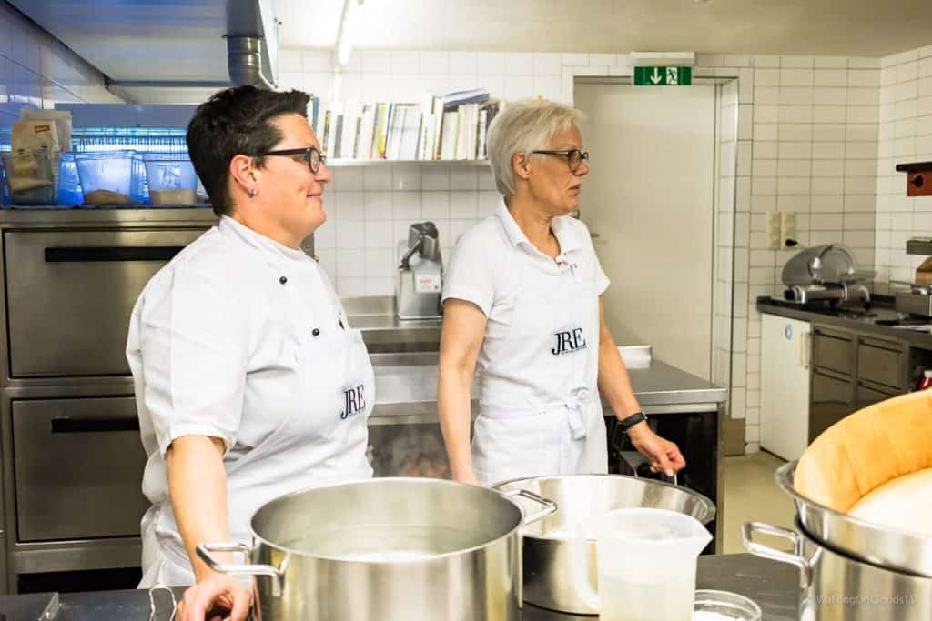 Biohotel Schwanen, Bizau im Bregenzerwald, Vorarlberg, Produkte aus biologischem Anbau, Emanuel Moosbrugger Wein-, Biersommelier, Werkraum