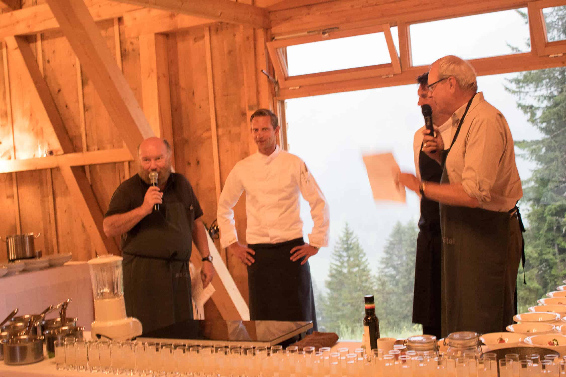 Medicinicum in Lech am Arlberg, Thema, Medizin in Ost und West, Schulmedizin, Ayurveda, Shiatsu, Yoga, gesunde Ernährung, Kräuterkunde, Anti-Aging, Best Ager