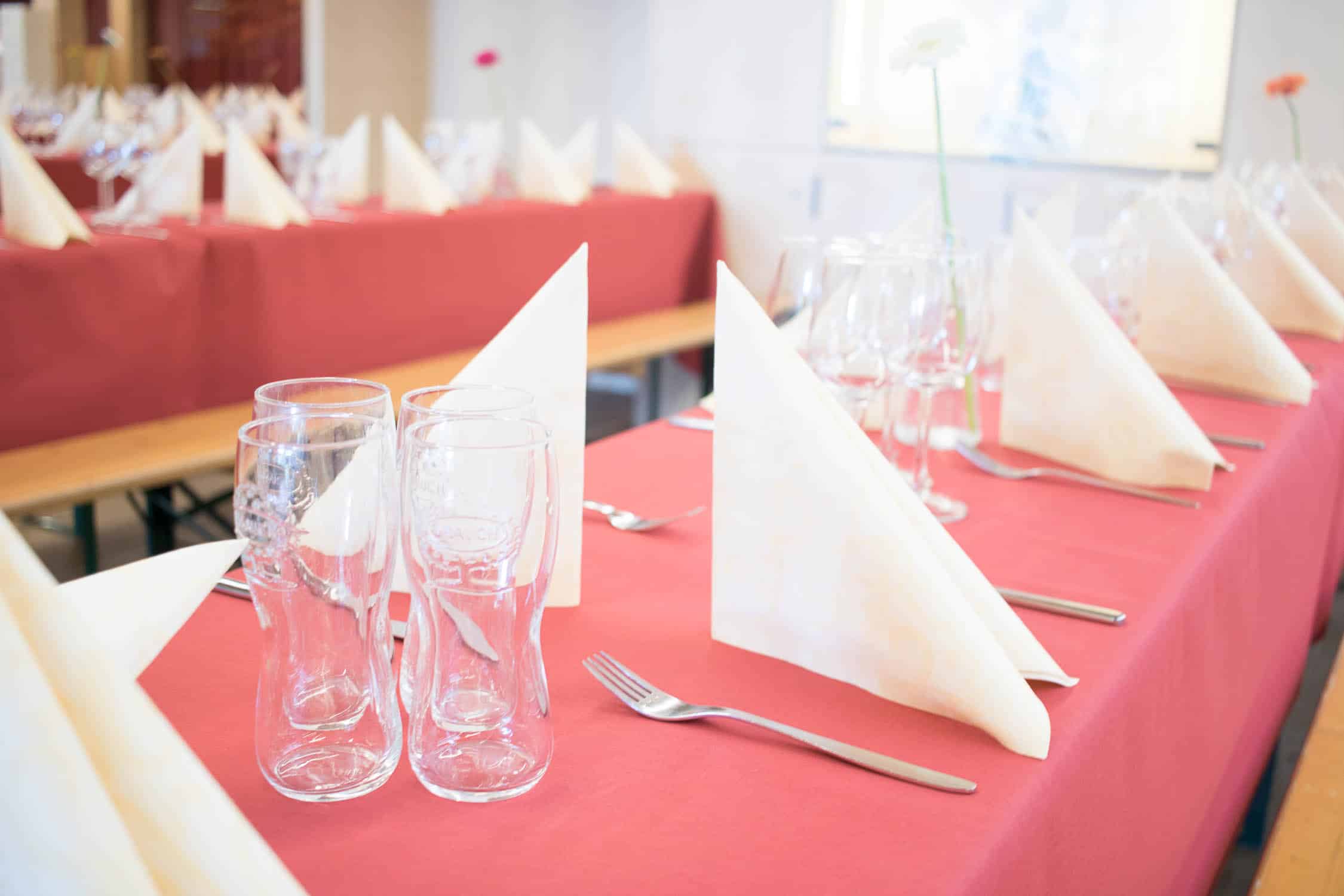 Medicinicum in Lech am Arlberg, Thema, Medizin in Ost und West, Schulmedizin, Ayurveda, Shiatsu, Yoga, gesunde Ernährung, Kräuterkunde, Anti-Aging, Best Ager