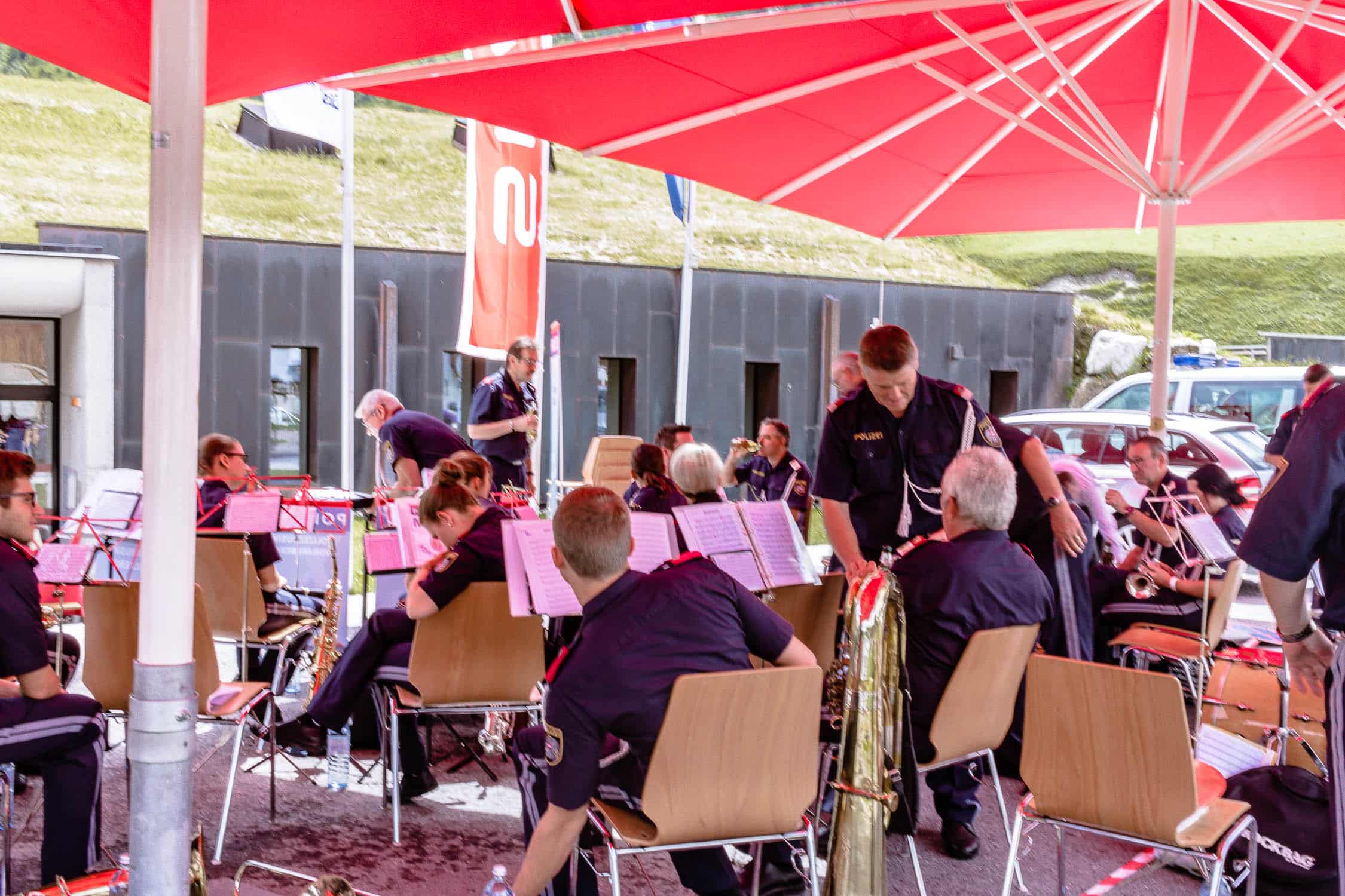 Medicinicum in Lech am Arlberg, Thema, Medizin in Ost und West, Schulmedizin, Ayurveda, Shiatsu, Yoga, gesunde Ernährung, Kräuterkunde, Anti-Aging, Best Ager