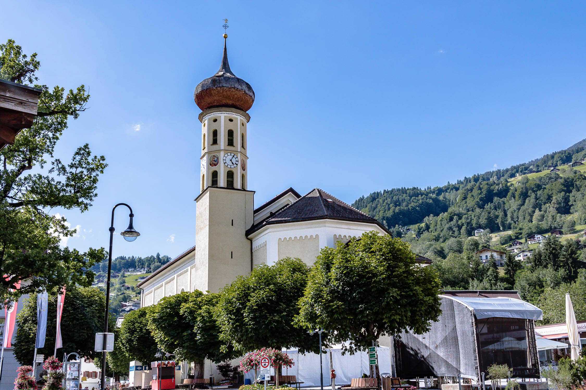 Montafon südlichstes Tal in Vorarlberg ist Sommer wie Winter ein schöner Urlaubsort. Schruns ist idealer Ausgangspunkt zum Wandern, Mountaunbiketouren, Klettern,