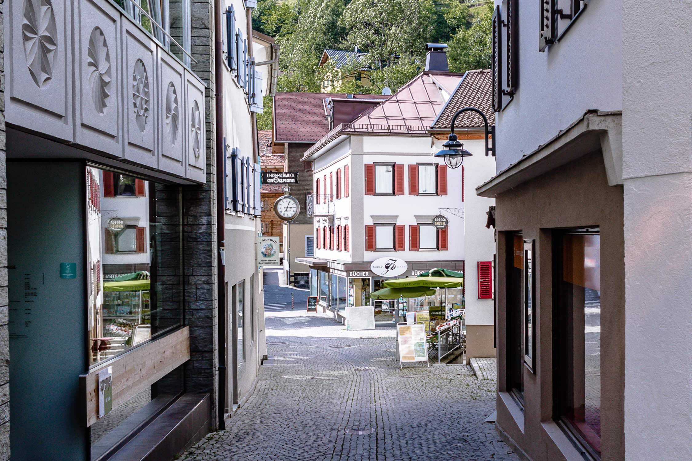 Montafon südlichstes Tal in Vorarlberg ist Sommer wie Winter ein schöner Urlaubsort. Schruns ist idealer Ausgangspunkt zum Wandern, Mountaunbiketouren, Klettern,