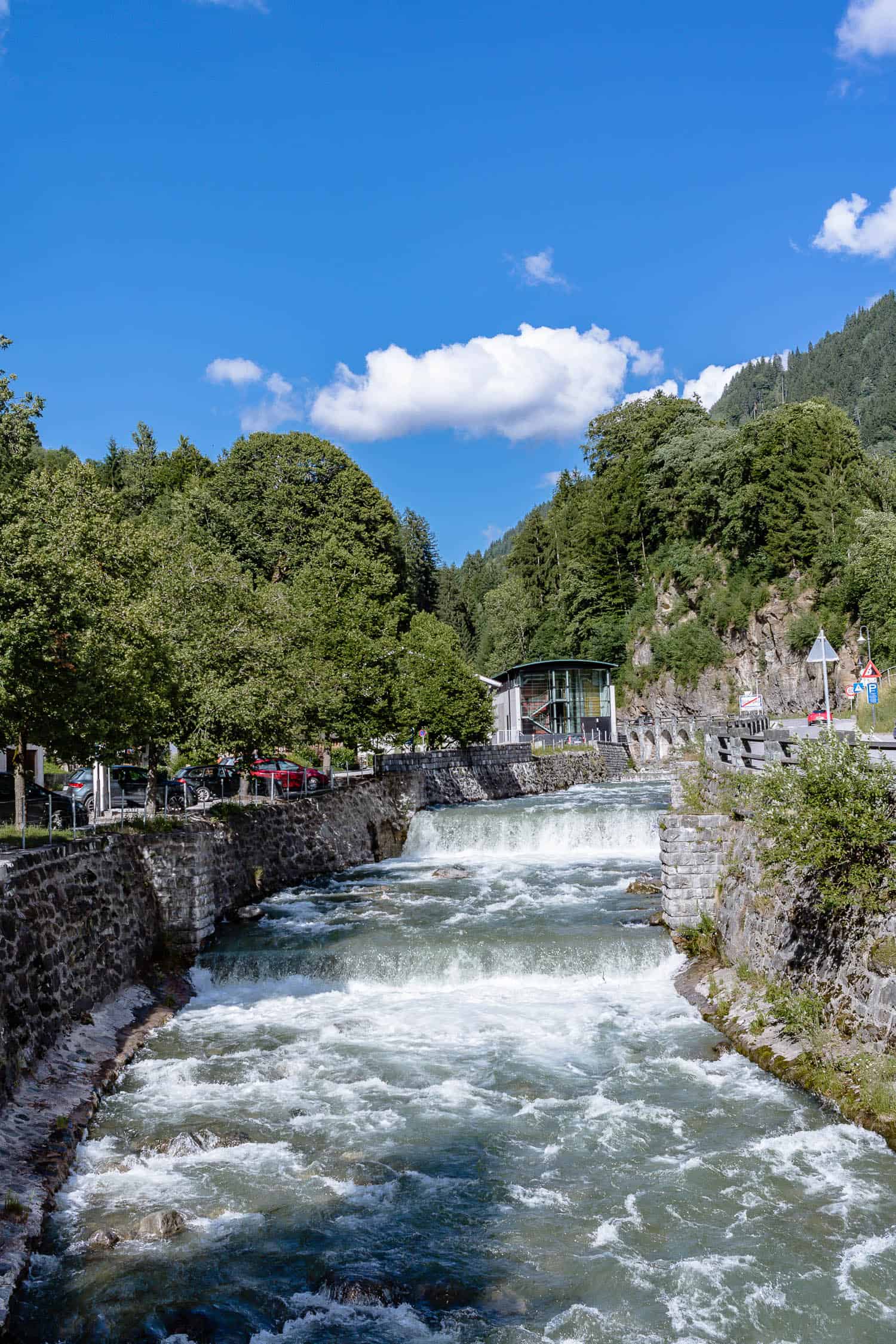 Montafon südlichstes Tal in Vorarlberg ist Sommer wie Winter ein schöner Urlaubsort. Schruns ist idealer Ausgangspunkt zum Wandern, Mountaunbiketouren, Klettern,