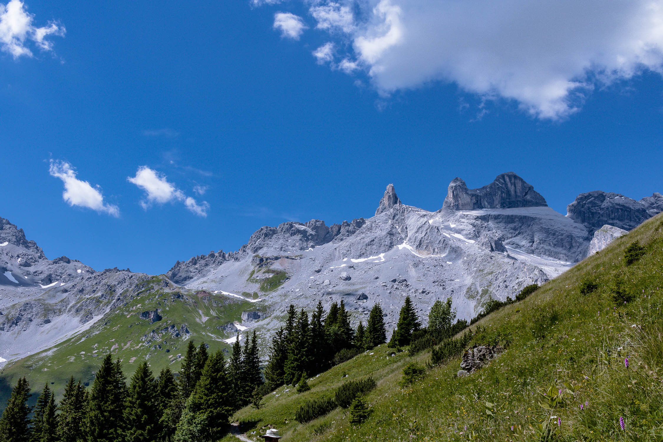 Montafon südlichstes Tal in Vorarlberg ist Sommer wie Winter ein schöner Urlaubsort. Schruns ist idealer Ausgangspunkt zum Wandern, Mountaunbiketouren, Klettern,