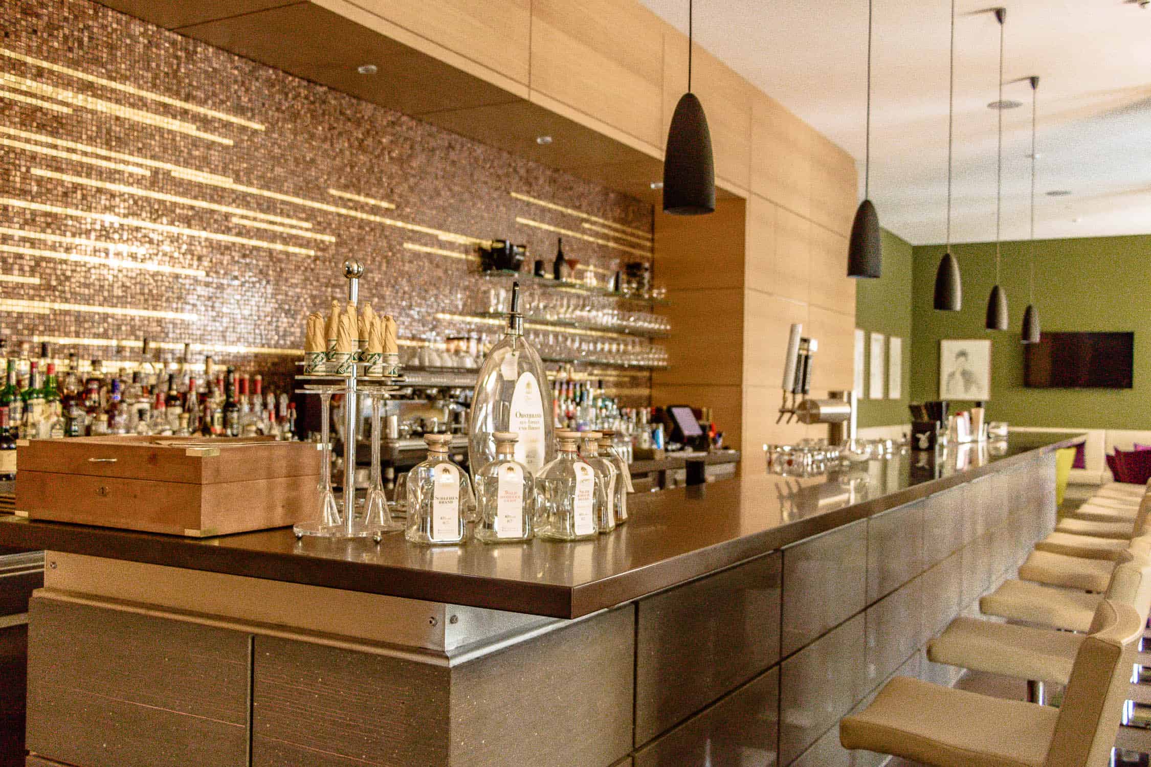 Das fünf Sterne Hotel Elbresidenz in Bad Schandau liegt direkt an der Elbe in der Sächsischen Schweiz, Wellness, Fitness, Tagungshotel, gehobene Gourmet-Küche,