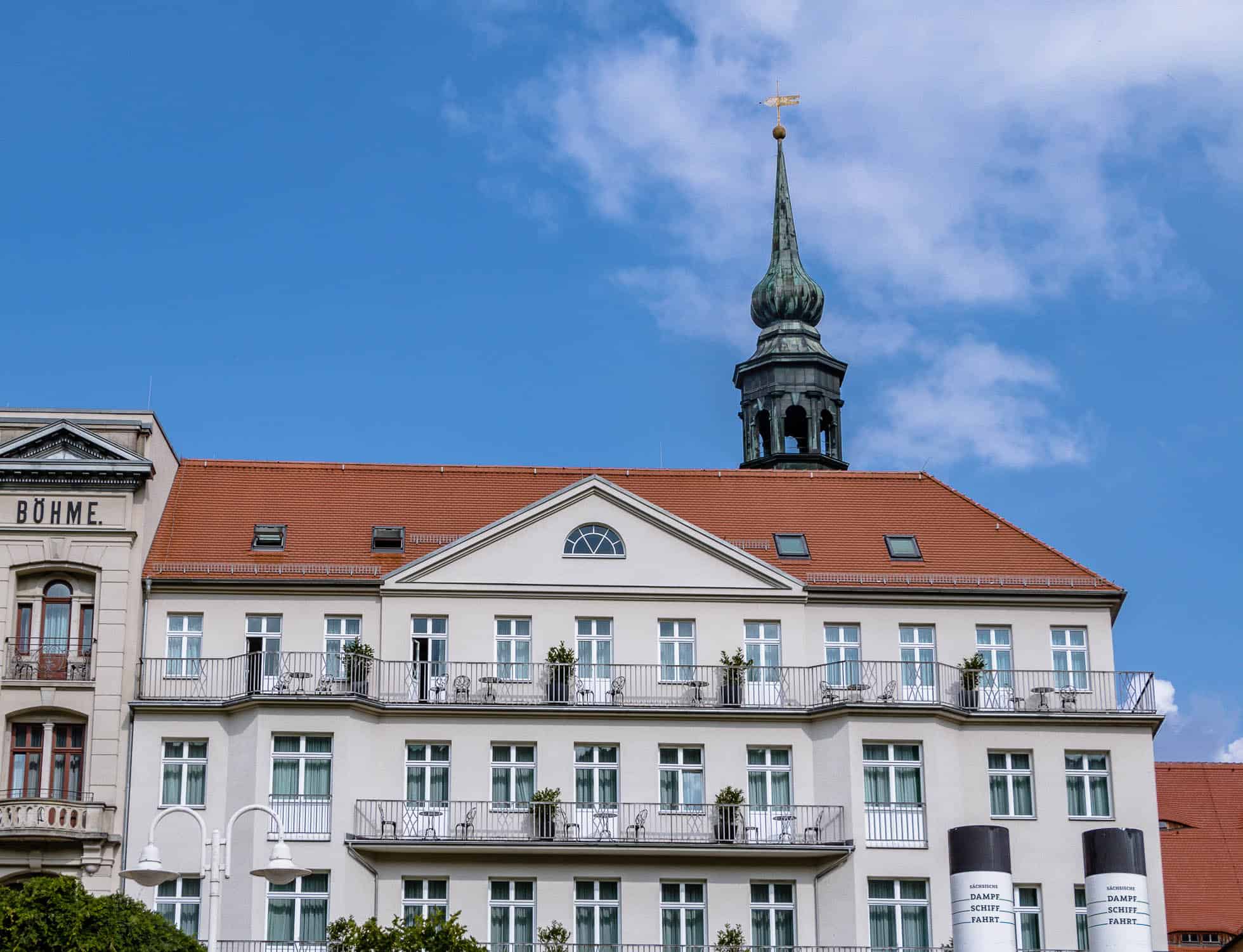 Das fünf Sterne Hotel Elbresidenz in Bad Schandau liegt direkt an der Elbe in der Sächsischen Schweiz, Wellness, Fitness, Tagungshotel, gehobene Gourmet-Küche,