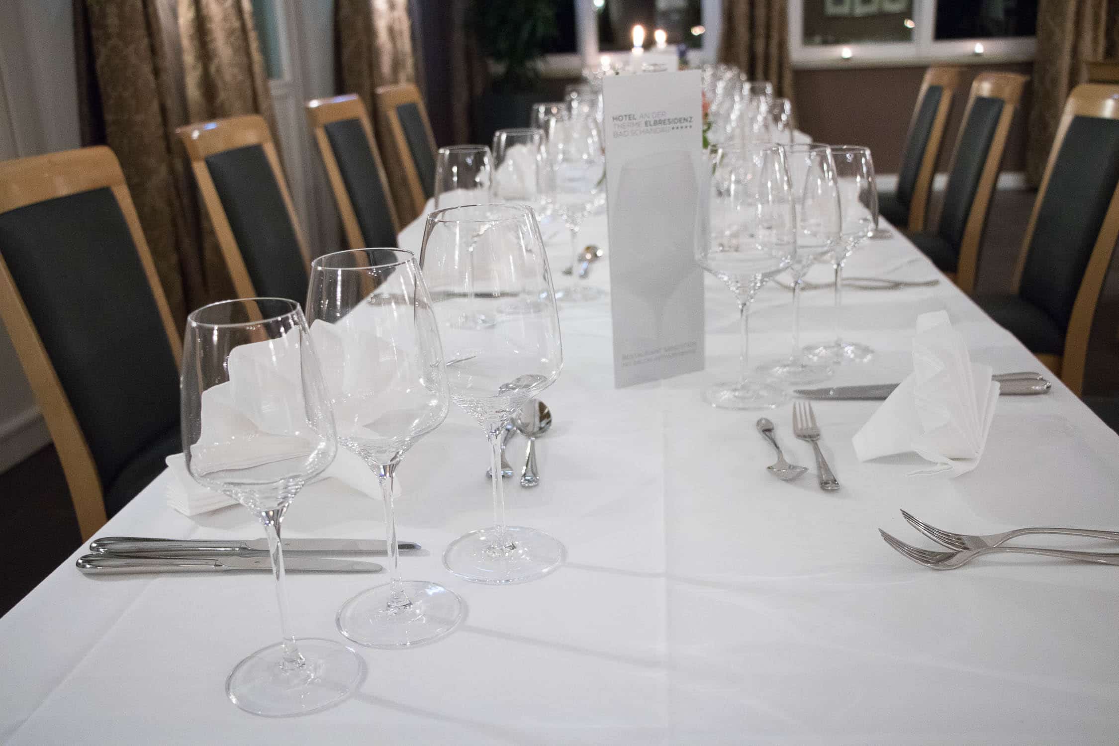 Das fünf Sterne Hotel Elbresidenz in Bad Schandau liegt direkt an der Elbe in der Sächsischen Schweiz, Wellness, Fitness, Tagungshotel, gehobene Gourmet-Küche,