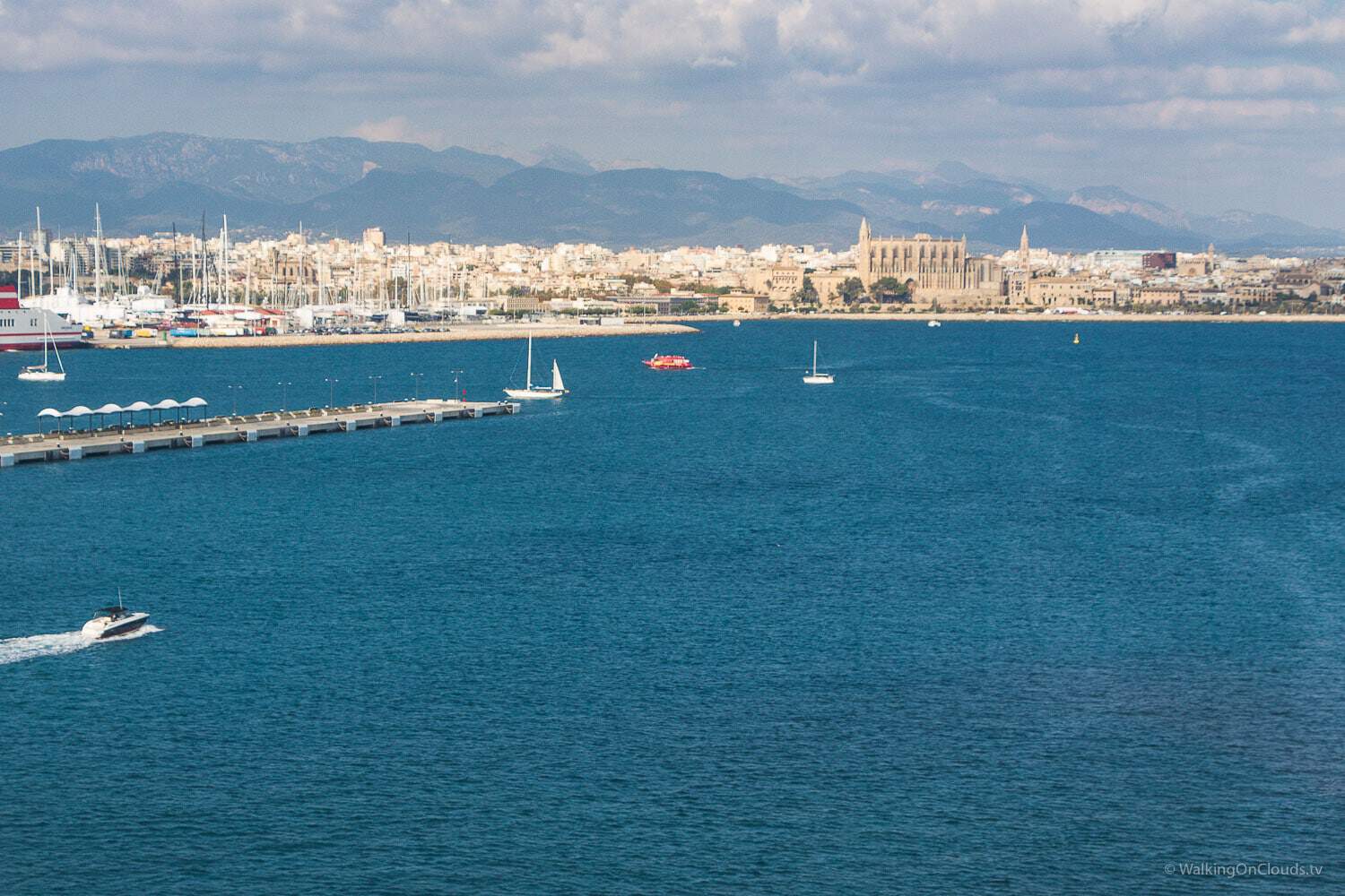 Kreuzfahrt als Best-Ager und Rentner - Kreuzfahrtblog - Vorstellung Kreuzfahrtschiffe - Einschiffung und Erfahrung auf der TUI Mein Schiff 5 - Mittelmeerkreuzfahrt - Hafen von Palma de Mallorca