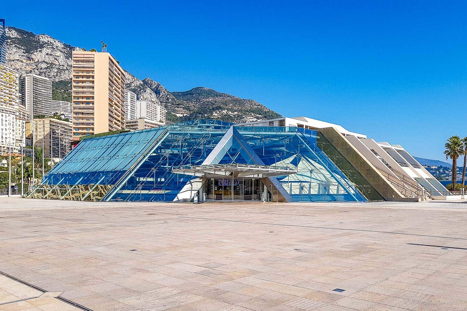 Monaco und Monte Carlo auf einer Kreuzfahrt als Kreuzfahrtblogger erleben! Das bekannte Casino, der Tunnel aus der Formel 1, der Blick auf das Mittelmeer und die TUI Mein Schiff 5 - welche Ausflüge gibt es?