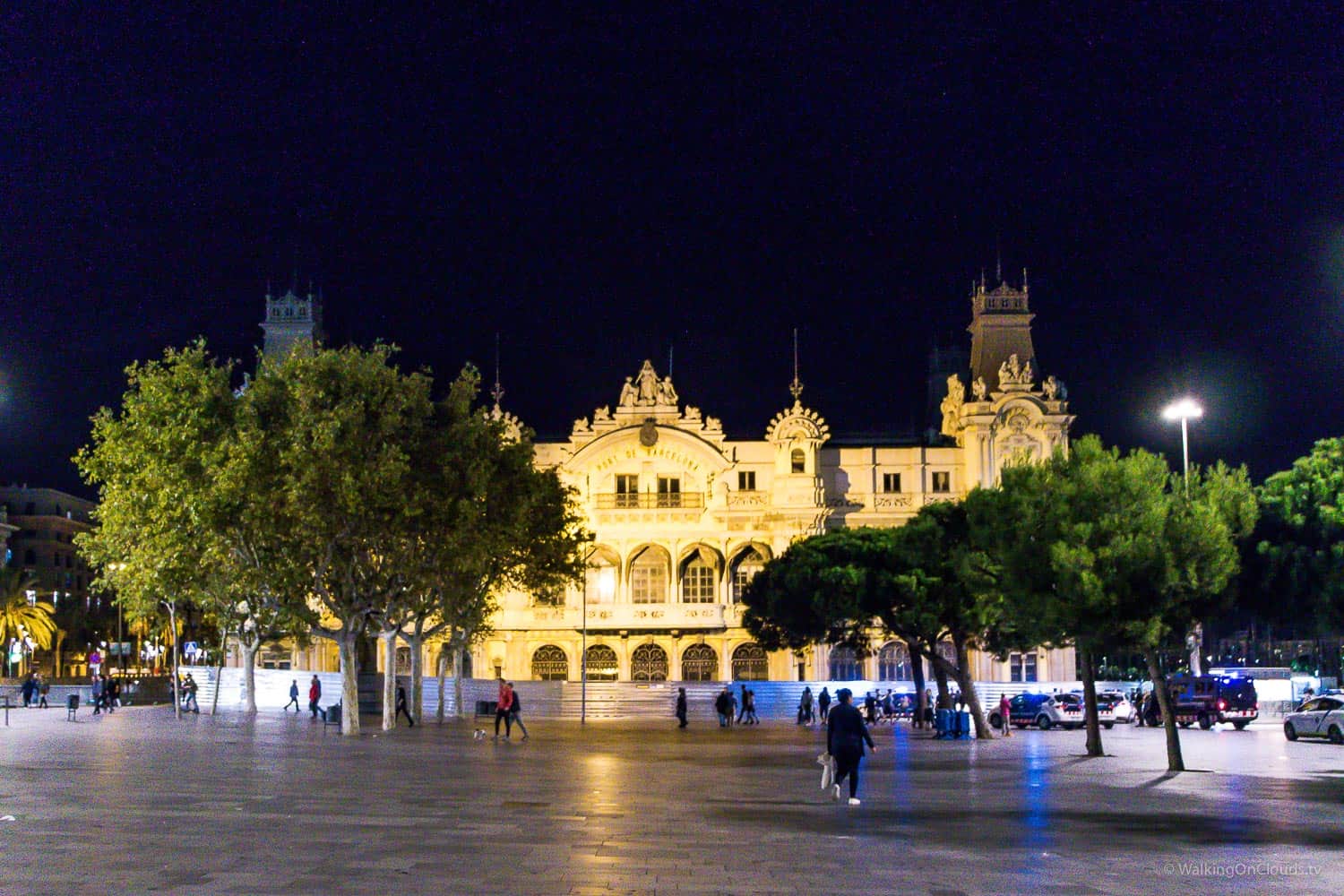 Mit Kreuzfahrtschiff in Barcelona - Anlegen im Hafen - Las Ramblas und Wochenmarkt - Welche Ausflüge bietet TUI Mein Schiff in Spanien an? Erfahrungen als Kreuzfahrtblogger und Reiseblogger auf der TUI Cruises