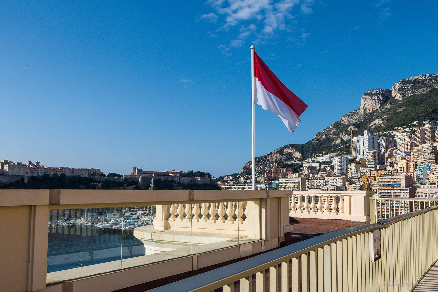 Monaco und Monte Carlo auf einer Kreuzfahrt als Kreuzfahrtblogger erleben! Das bekannte Casino, der Tunnel aus der Formel 1, der Blick auf das Mittelmeer und die TUI Mein Schiff 5 - welche Ausflüge gibt es?