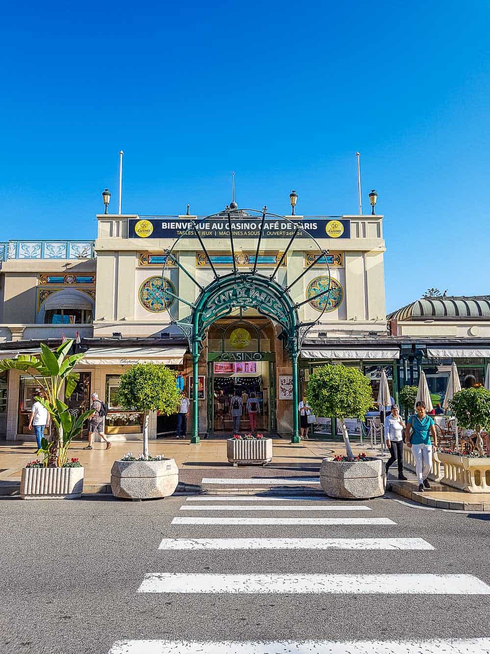 Monaco und Monte Carlo auf einer Kreuzfahrt als Kreuzfahrtblogger erleben! Das bekannte Casino, der Tunnel aus der Formel 1, der Blick auf das Mittelmeer und die TUI Mein Schiff 5 - welche Ausflüge gibt es?