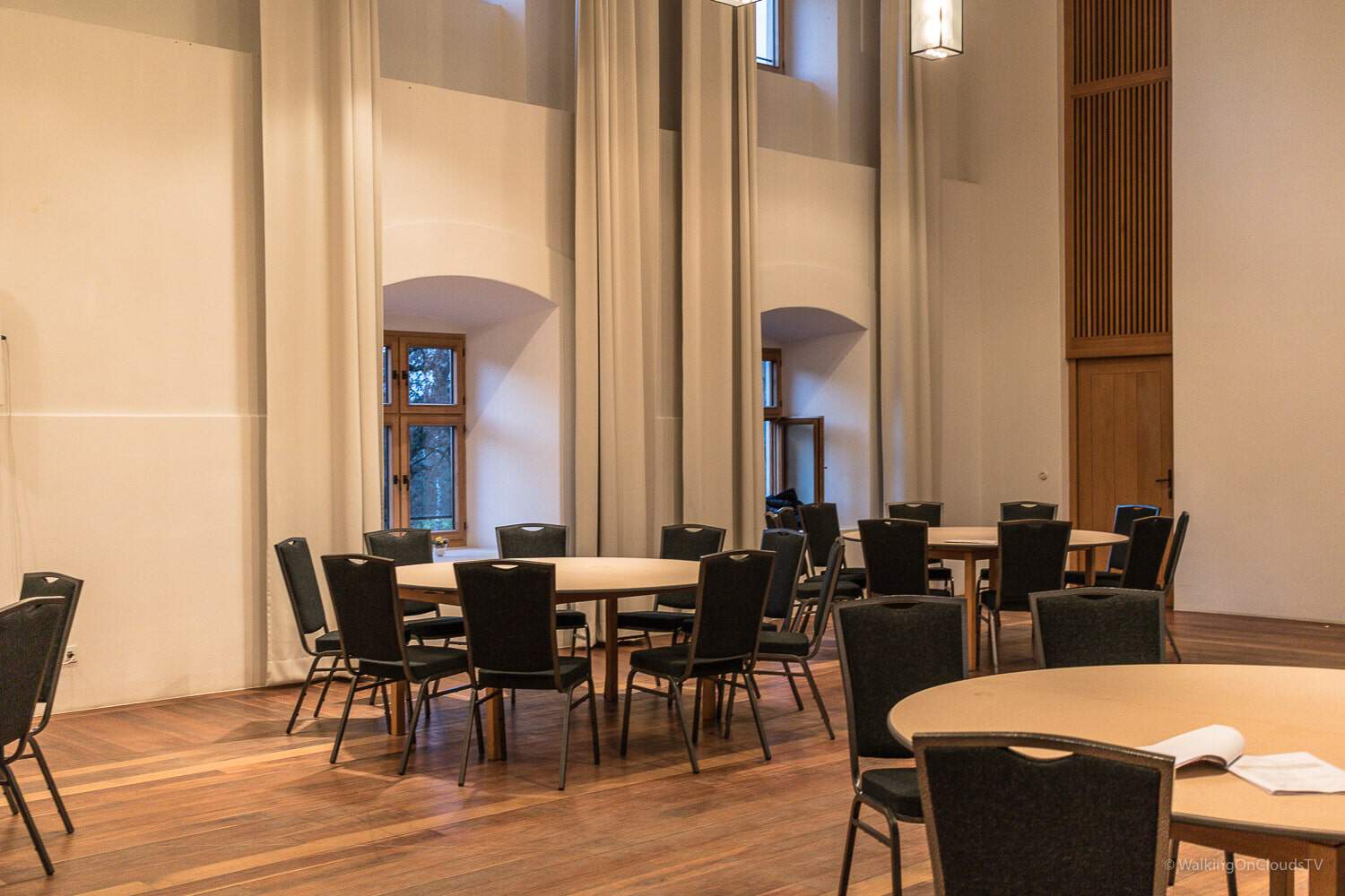Hotel Schloss Hohenkammer und Sternerestaurant Camers, ideal für eine kleine Auszeit. Nur 30 Minuten von München entfernt. Tagungshotel, Feiern, Biergarten