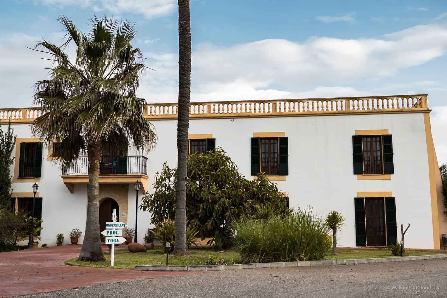 Yoga und Wandern auf Mallorca, meine ersten Erfahrungen, Retreat Finca Son Manera, Palma, Kathedrale, Arabische Bäder, Soller, walking, Best Ager, Alleinreisende