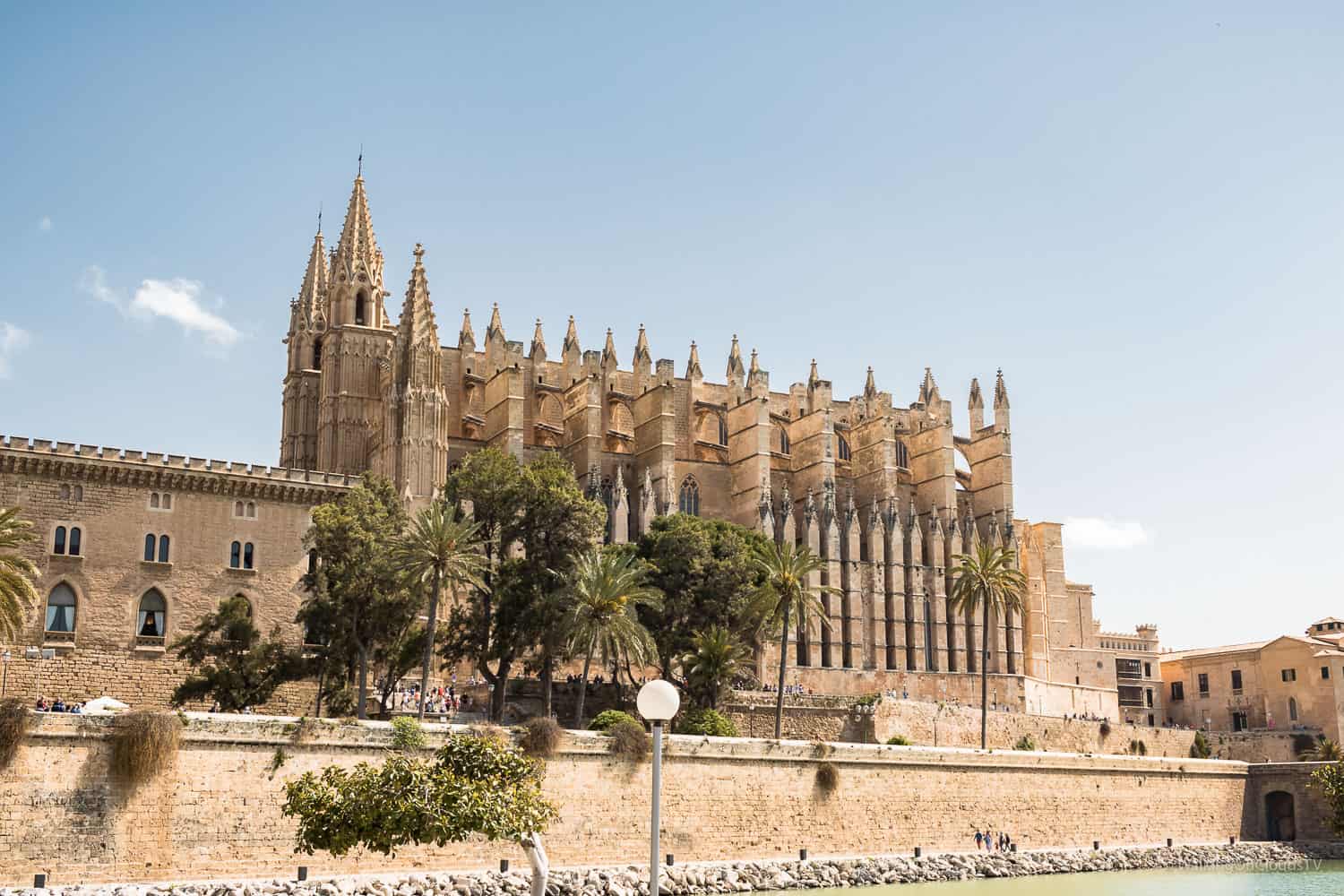Yoga und Wandern auf Mallorca, meine ersten Erfahrungen, Retreat Finca Son Manera, Palma, Kathedrale, Arabische Bäder, Soller, walking, Best Ager, Alleinreisende