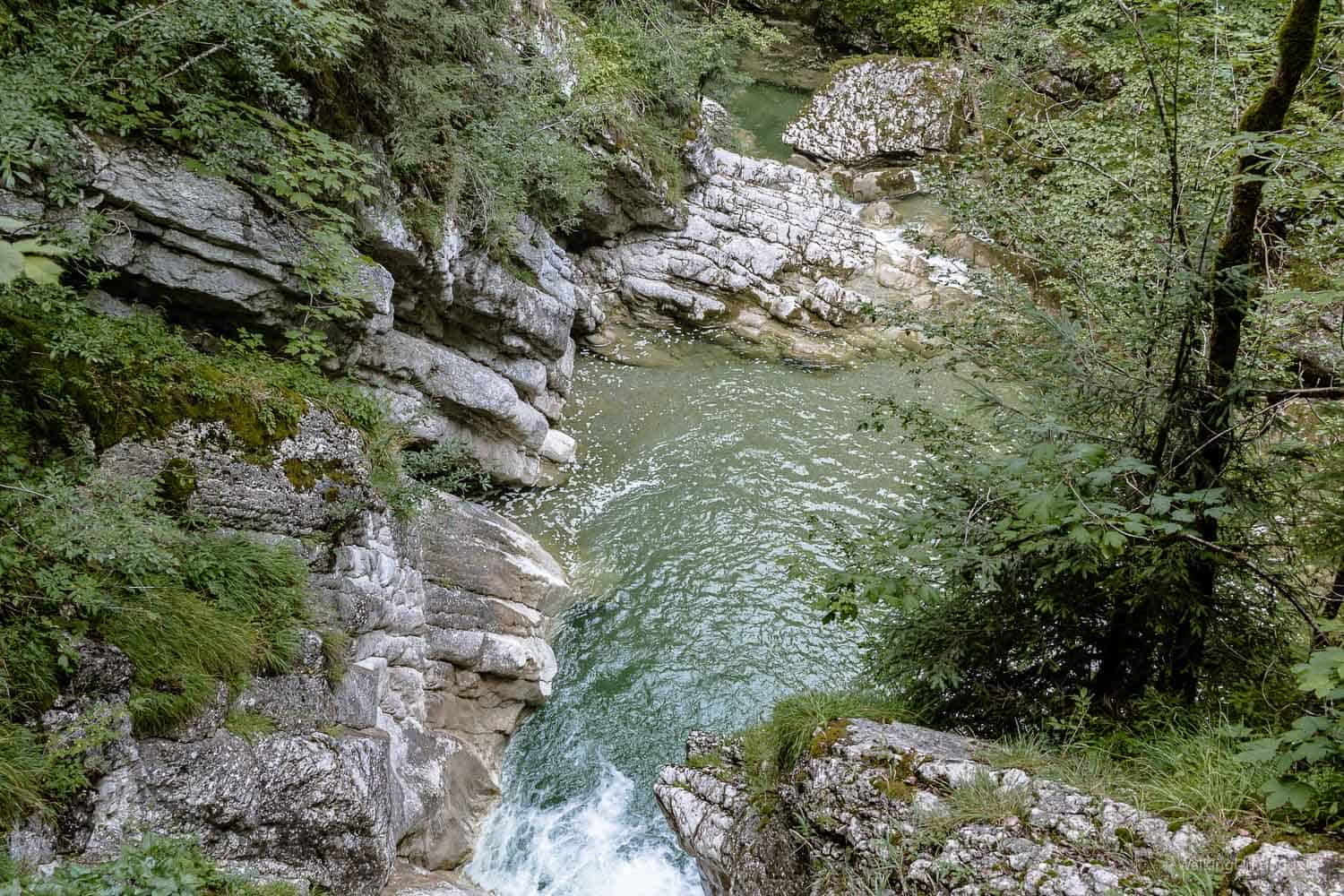 Kurztrip an den Chiemsee - was man sich ansehen sollte, Herreninsel, Fraueninsel, Herrenchiemsee, Alten Schloss, Alpenland, Wolfsschlucht, Wendelstein, Lüftlmalerei, Schiffleutwanderweg