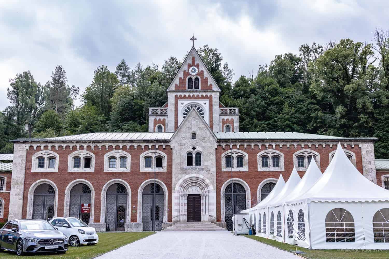 Wellnesshotel Klosterhof in Bayrisch Gmain - ideal für die kleine Auszeit. Direkte Nähe zu Bad Reichenhall und nur wenige Kilometer von Salzburg entfernt; Freilichtmuseum, Alte Saline, Predigtstuhlbahn, Erholung, Wandern, Klettern, Radtouren