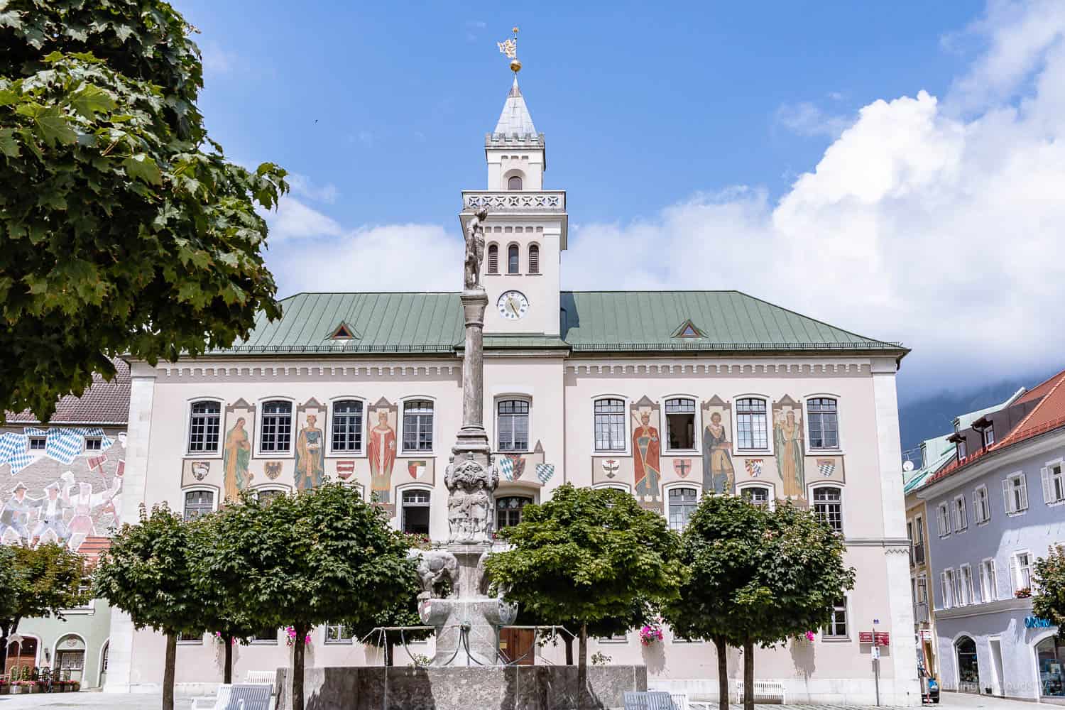 Wellnesshotel Klosterhof in Bayrisch Gmain - ideal für die kleine Auszeit. Direkte Nähe zu Bad Reichenhall und nur wenige Kilometer von Salzburg entfernt; Freilichtmuseum, Alte Saline, Predigtstuhlbahn, Erholung, Wandern, Klettern, Radtouren