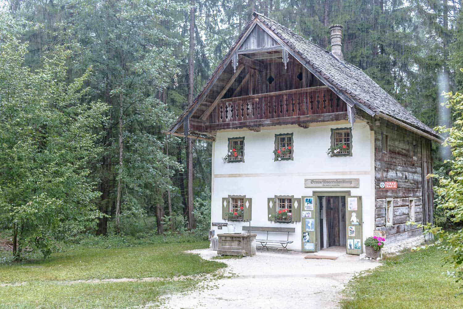 Wellnesshotel Klosterhof in Bayrisch Gmain - ideal für die kleine Auszeit. Direkte Nähe zu Bad Reichenhall und nur wenige Kilometer von Salzburg entfernt; Freilichtmuseum, Alte Saline, Predigtstuhlbahn, Erholung, Wandern, Klettern, Radtouren