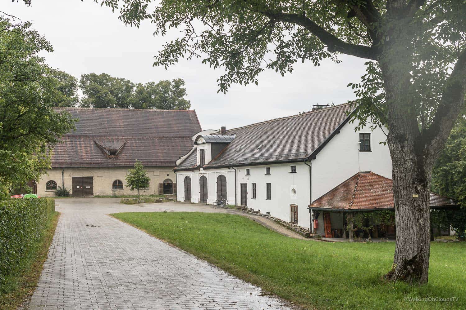 Kurztrip an den Chiemsee - was man sich ansehen sollte, Herreninsel, Fraueninsel, Herrenchiemsee, Alten Schloss, Alpenland, Wolfsschlucht, Wendelstein, Lüftlmalerei, Schiffleutwanderweg