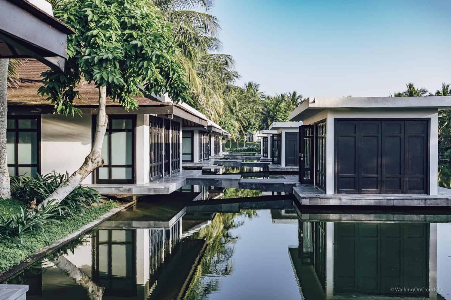 Das Four Seasons Resort - The Nam Hai - Hoi An, Vietnam. 100 Villen verteilt auf 35 Hektar direkt am Meer, riesige Poollandschaft, Spa, Wellness, fantastisches Essen, Erholung und Entspannung vom Feinsten