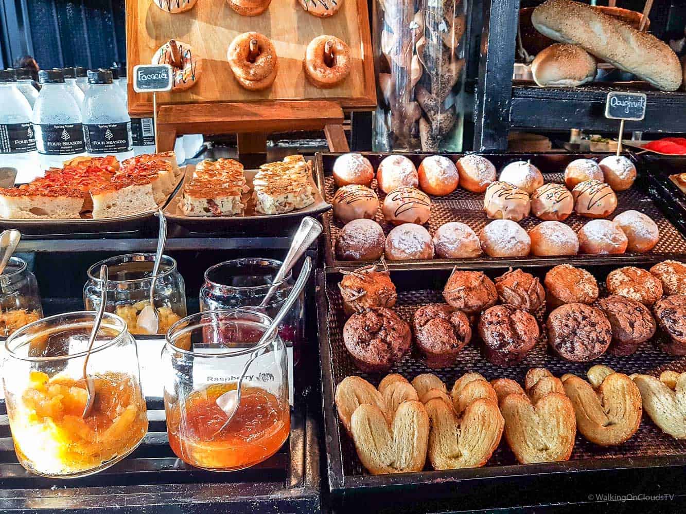 Das Four Seasons Resort - The Nam Hai - Hoi An, Vietnam. 100 Villen verteilt auf 35 Hektar direkt am Meer, riesige Poollandschaft, Spa, Wellness, fantastisches Essen, Erholung und Entspannung vom Feinsten