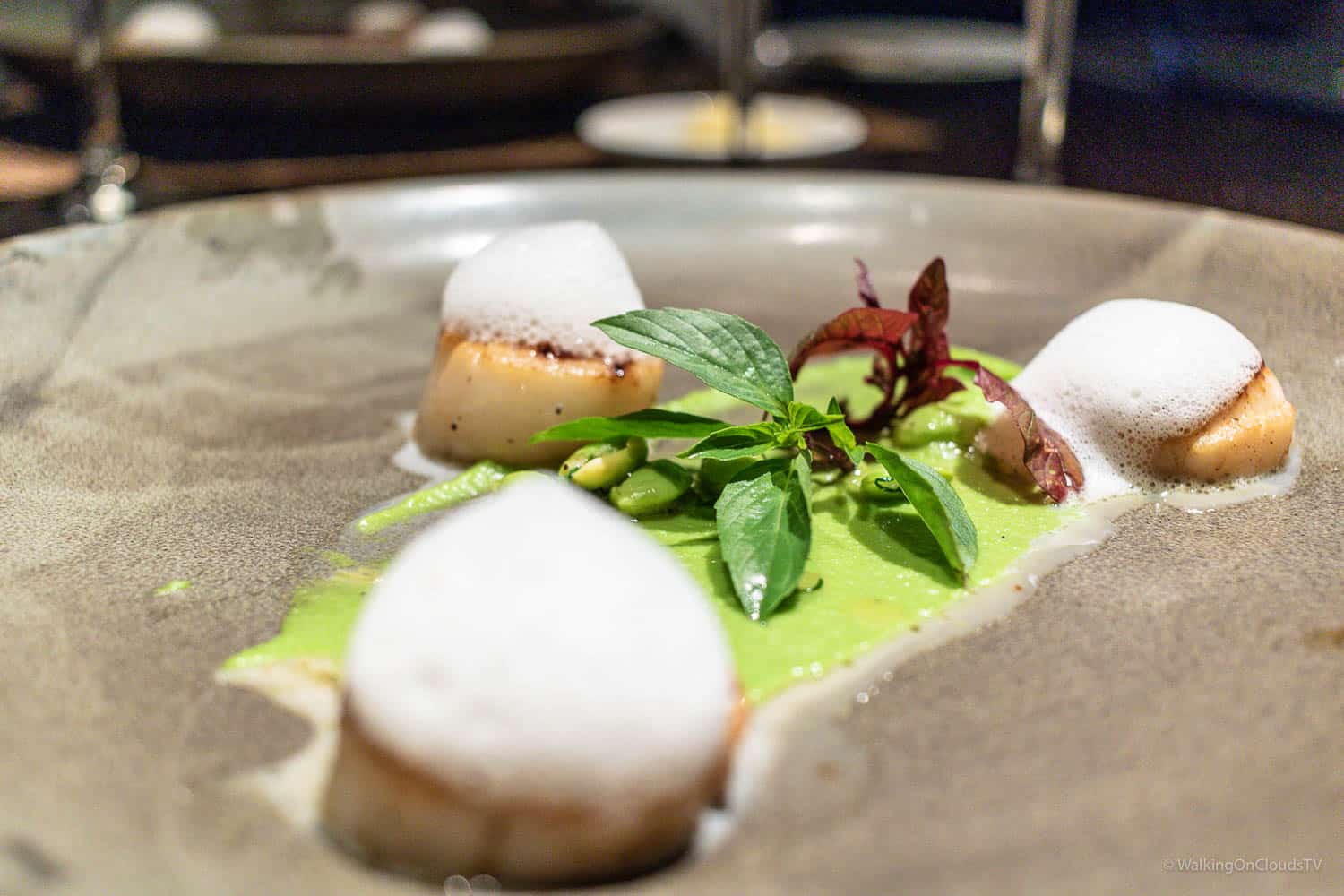 Das Four Seasons Resort - The Nam Hai - Hoi An, Vietnam. 100 Villen verteilt auf 35 Hektar direkt am Meer, riesige Poollandschaft, Spa, Wellness, fantastisches Essen, Erholung und Entspannung vom Feinsten