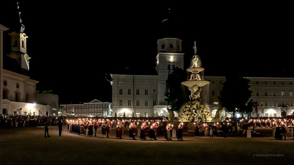 Salzburg erleben - Salzburger Festspiele und Sehenswürdigkeiten - Festung - Mozarthaus - Festspielhaus - Felsenreitschule - DomQuatier Museum - Fackeltanz - Residenzplatz