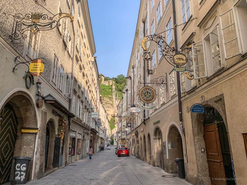 Salzburg erleben - Salzburger Festspiele und Sehenswürdigkeiten - Festung - Mozarthaus - Festspielhaus - Felsenreitschule - DomQuatier Museum - Fackeltanz - Residenzplatz