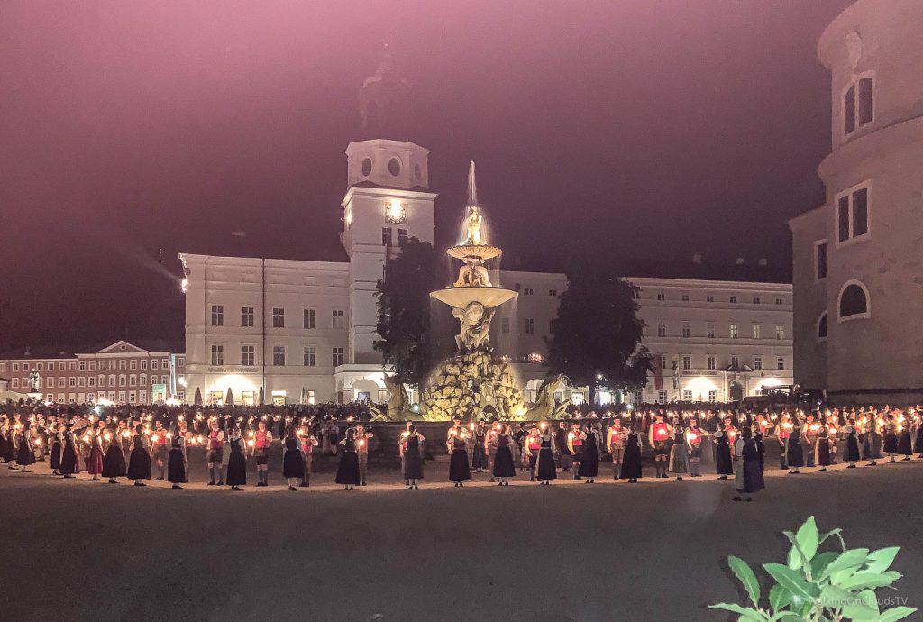 Salzburg erleben - Salzburger Festspiele und Sehenswürdigkeiten - Festung - Mozarthaus - Festspielhaus - Felsenreitschule - DomQuatier Museum - Fackeltanz - Residenzplatz