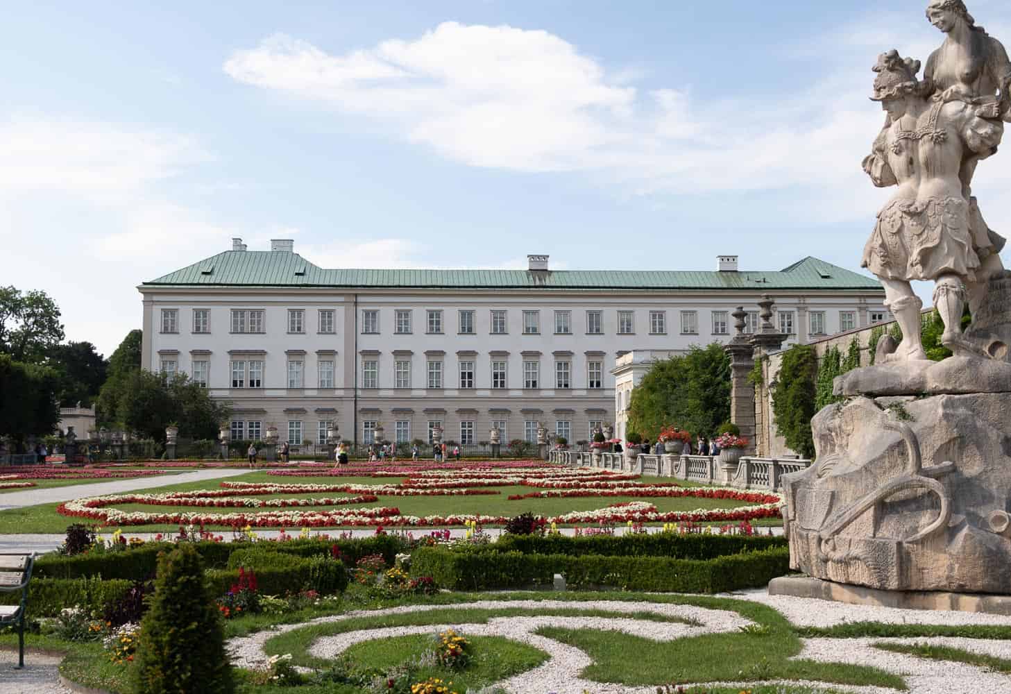 Salzburg erleben - Salzburger Festspiele und Sehenswürdigkeiten - Festung - Mozarthaus - Festspielhaus - Felsenreitschule - DomQuatier Museum - Fackeltanz - Residenzplatz