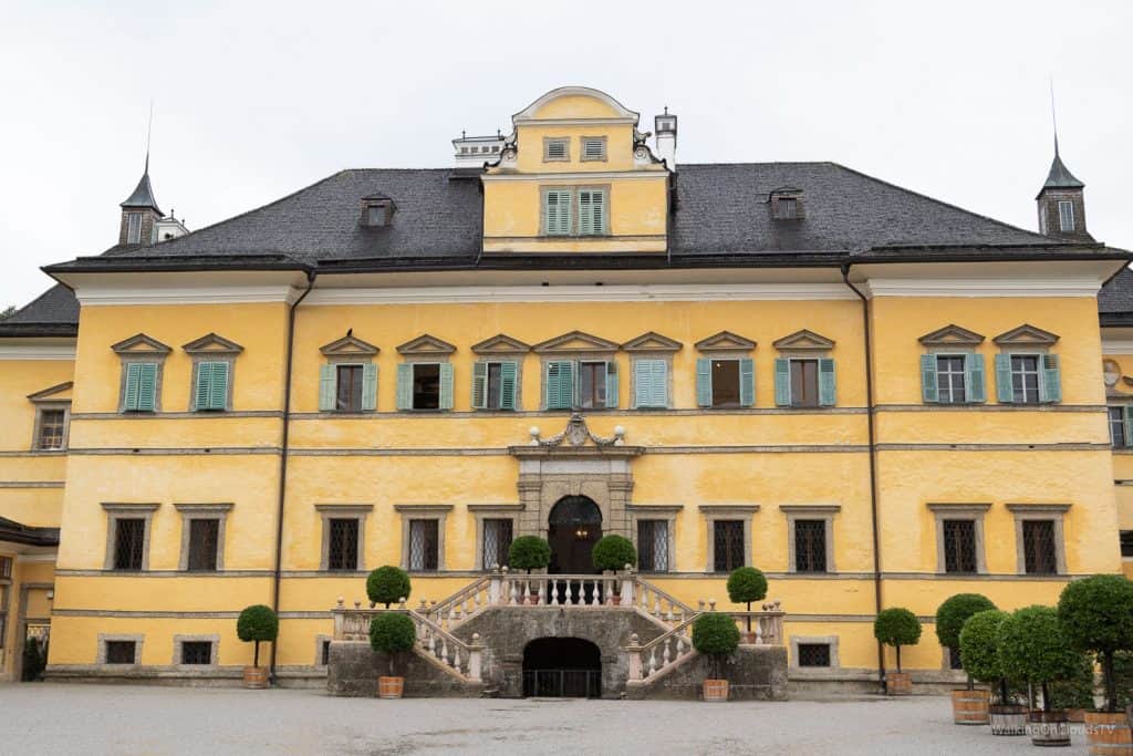 Salzburg erleben - Salzburger Festspiele und Sehenswürdigkeiten - Festung - Mozarthaus - Festspielhaus - Felsenreitschule - DomQuatier Museum - Fackeltanz - Residenzplatz